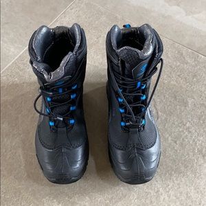 Columbia Youth Snowboot Black/Hyper Blue